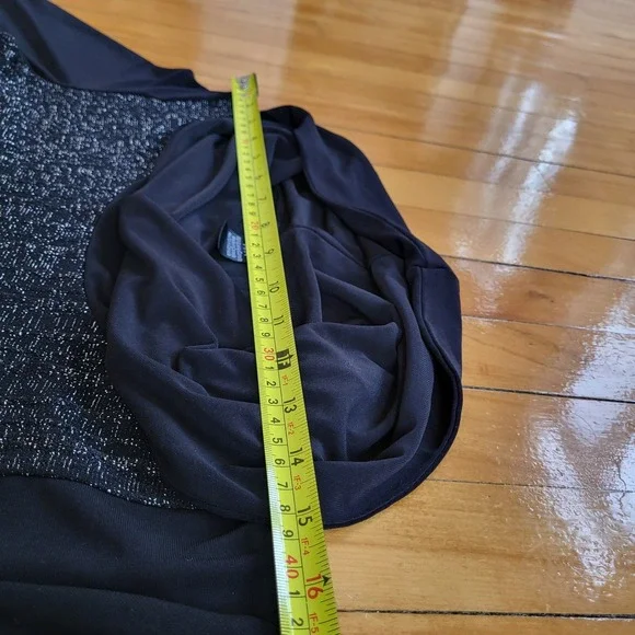 Michael Tyler Black Silver Shimmering Cowl Neck Buckle Top‎ M - Picture 12 of 13